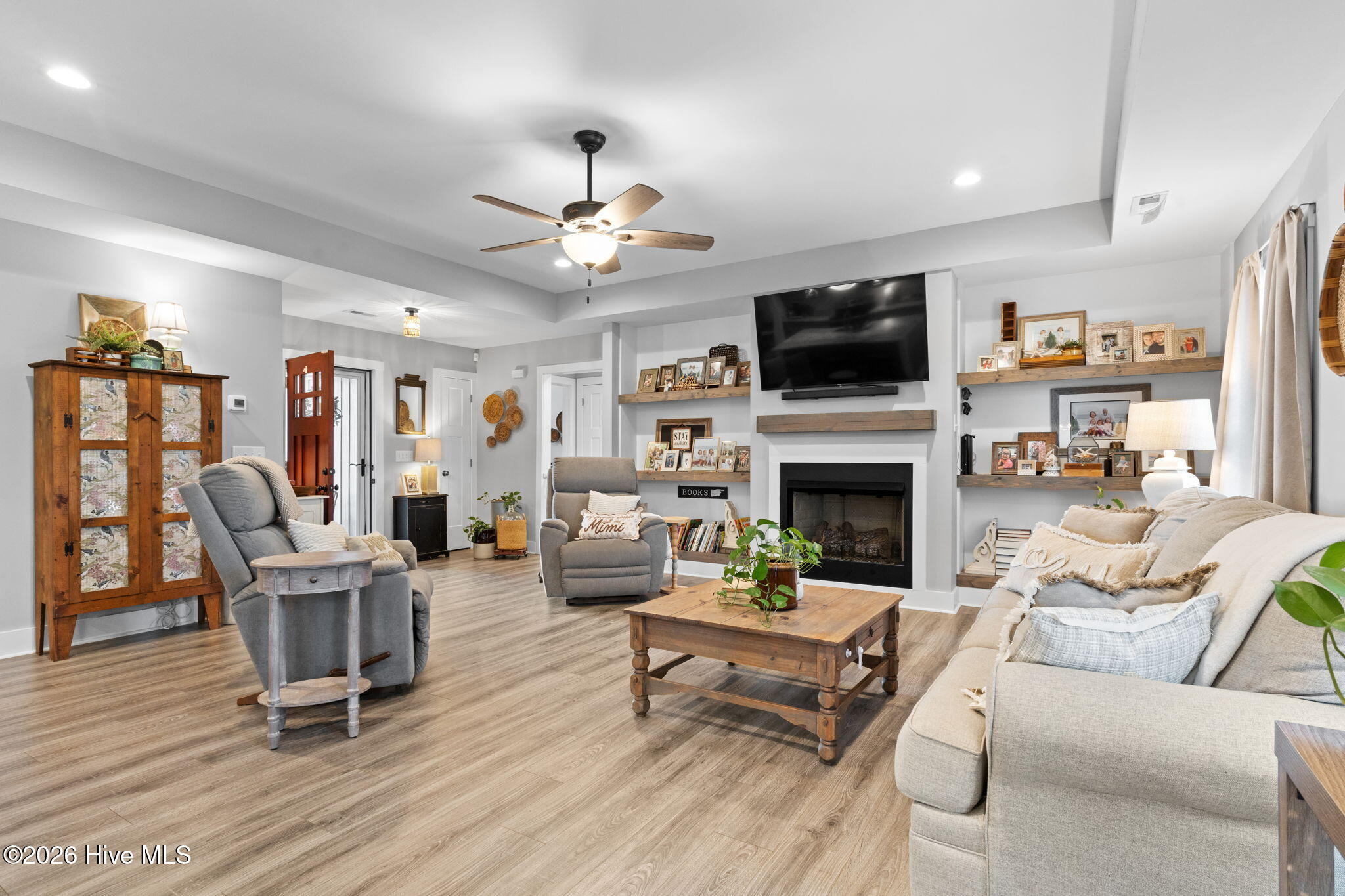 830 Village Point Road Southwest Shallotte, NC 28470 - Photo 8 of 52 Living