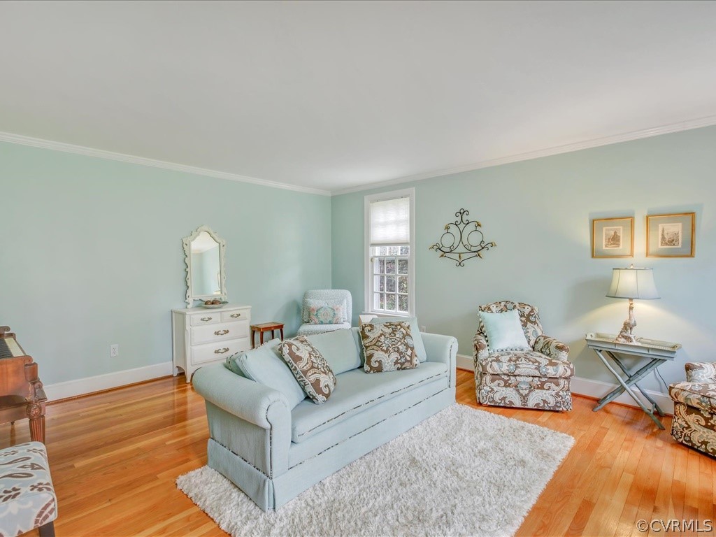 2100 Ramsgate Square Chesterfield, VA 23236 - Photo 17 of 36 a living room with furniture and a table