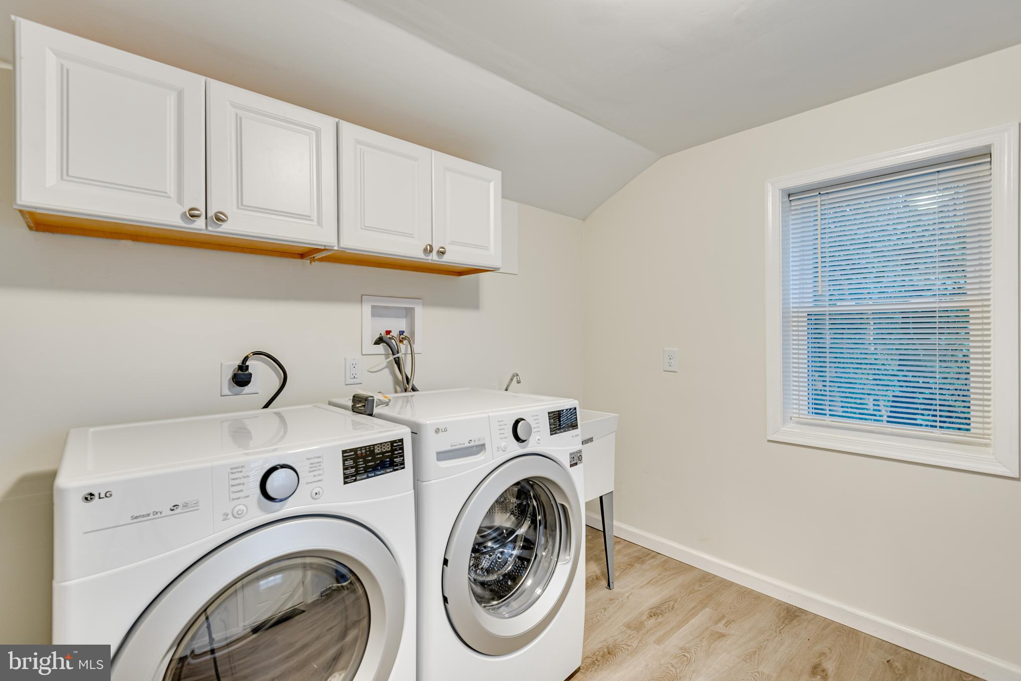 1558 Bay Head Road Annapolis, MD 21409 - Photo 28 of 33 Laundry Room