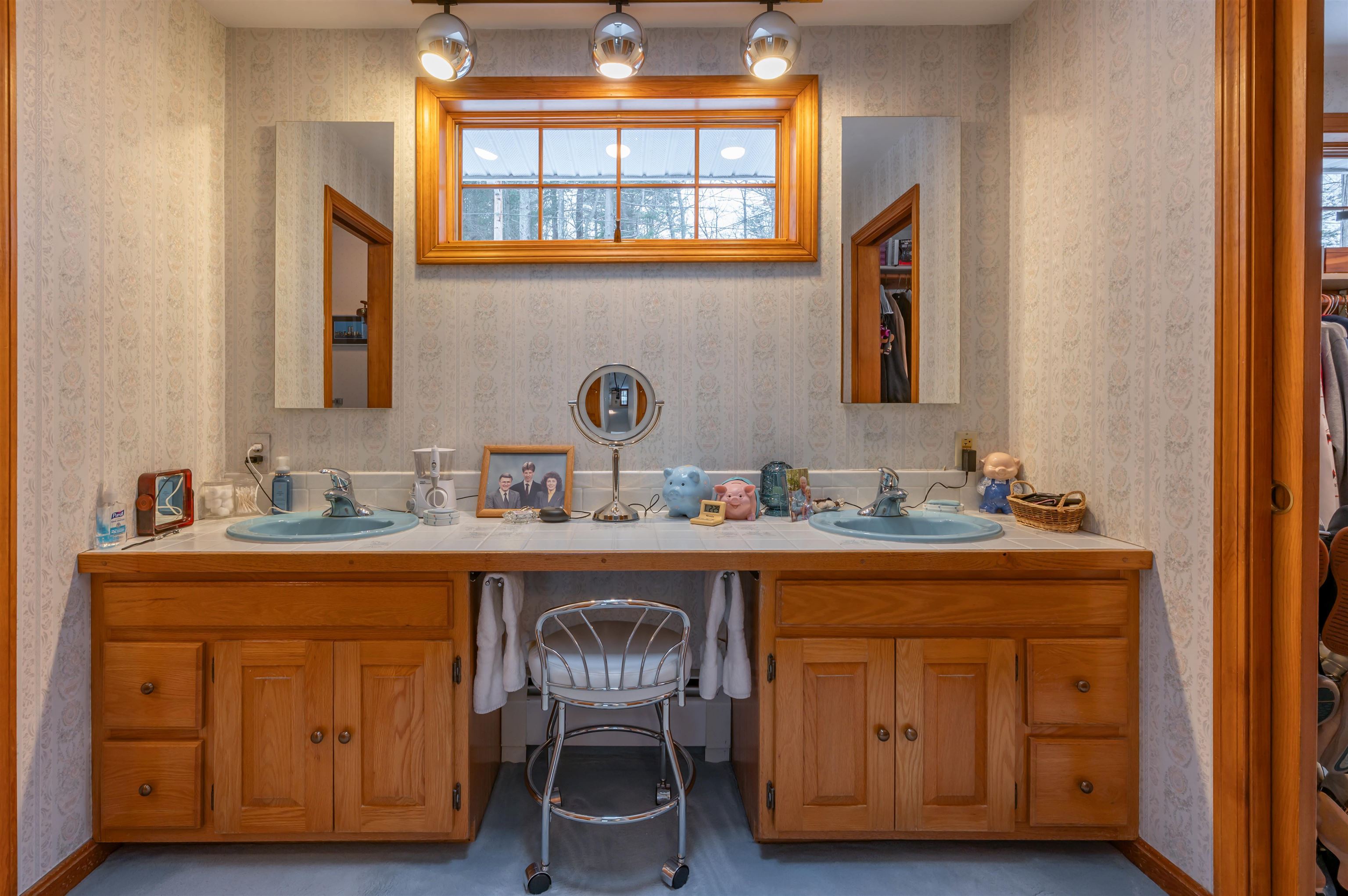 226 Amesbury Road Kensington, NH 03833 - Photo 21 of 59