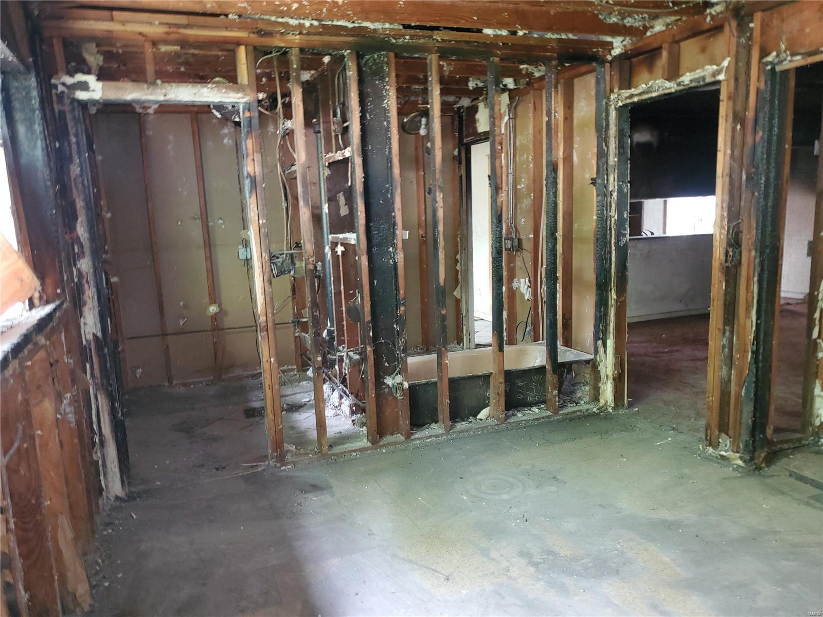 885 Derhake Road Florissant, MO 63033 - Photo 10 of 13 Gallery Image 10