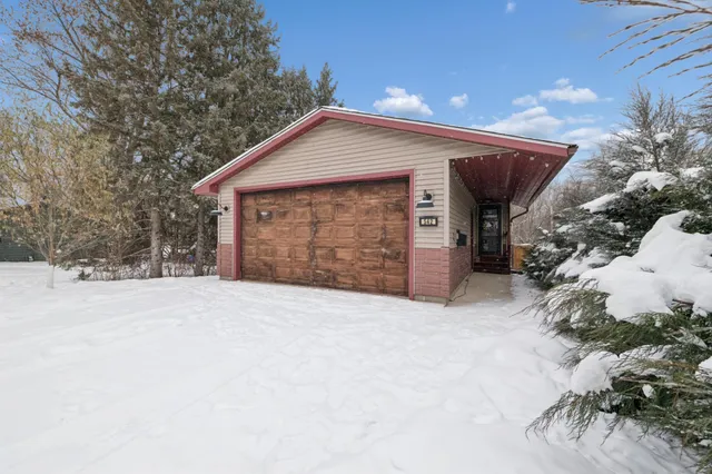 $299,900 | 542 5th Avenue Southwest, Cambridge, MN 55008