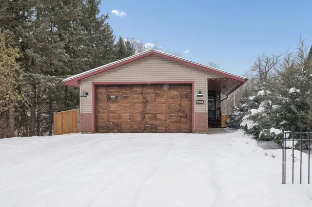 $299,900 | 542 5th Avenue Southwest, Cambridge, MN 55008