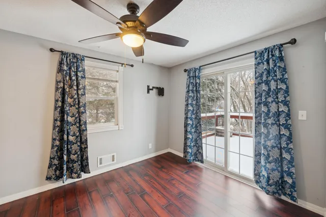 $299,900 | 542 5th Avenue Southwest, Cambridge, MN 55008