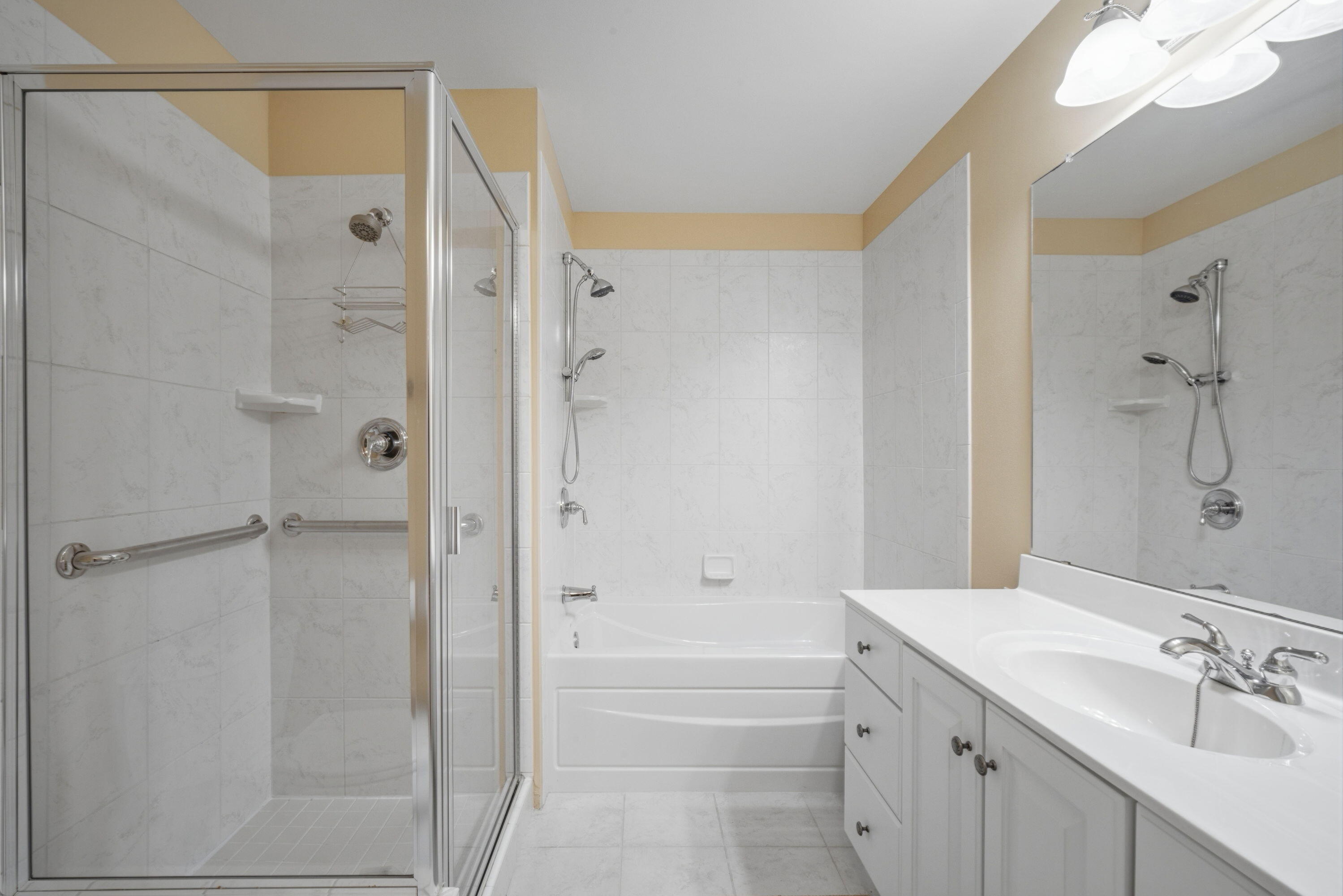 7103 West Mequon Trail Mequon, WI 53092 - Photo 13 of 17 Master Bath