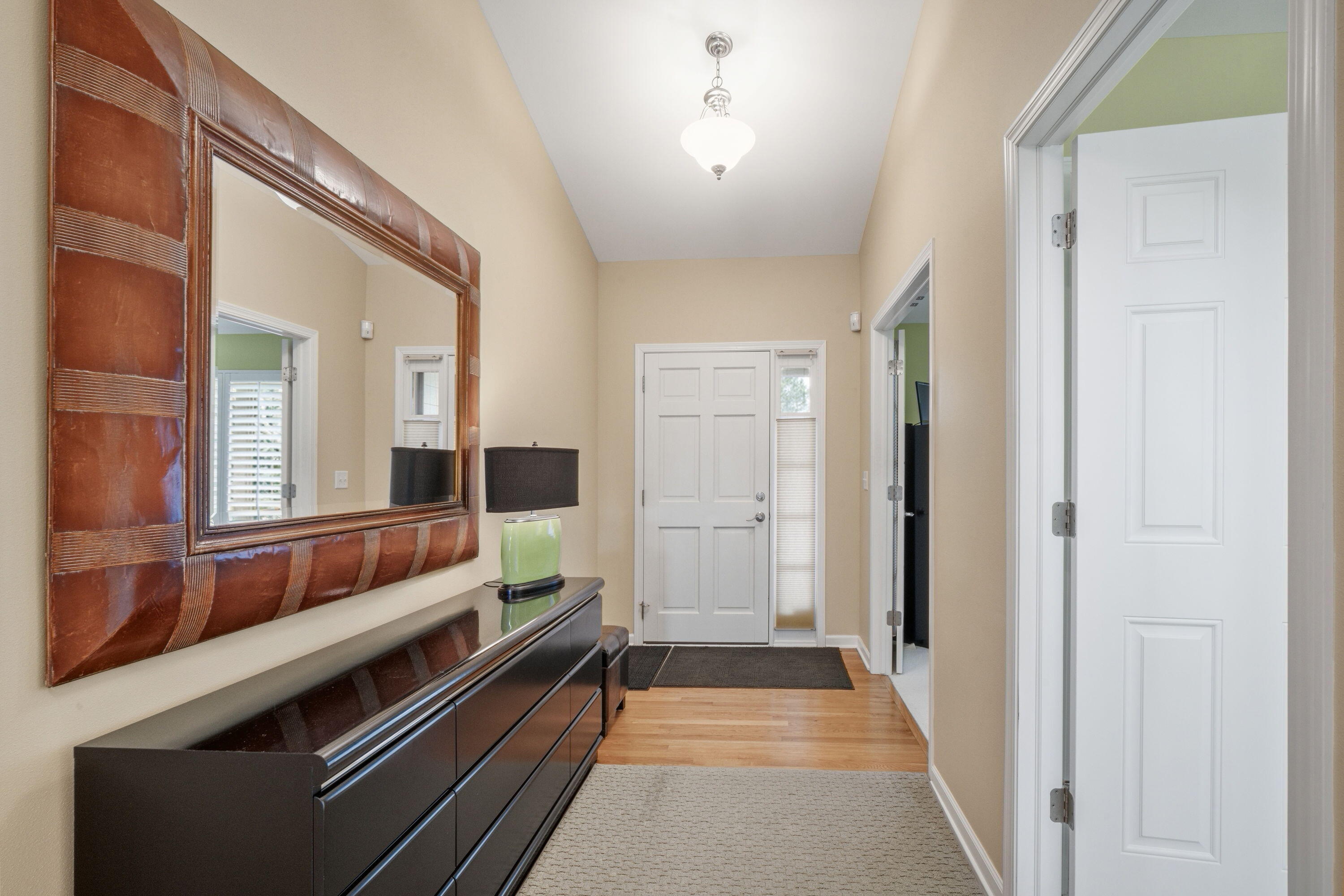 7103 West Mequon Trail Mequon, WI 53092 - Photo 4 of 17 Main Entry Way