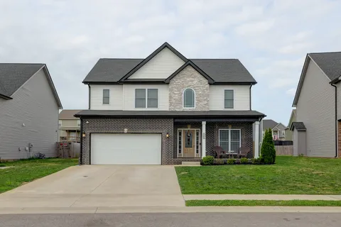 $370,000 | 762 Buffalo Frd Drive, Clarksville, TN 37042