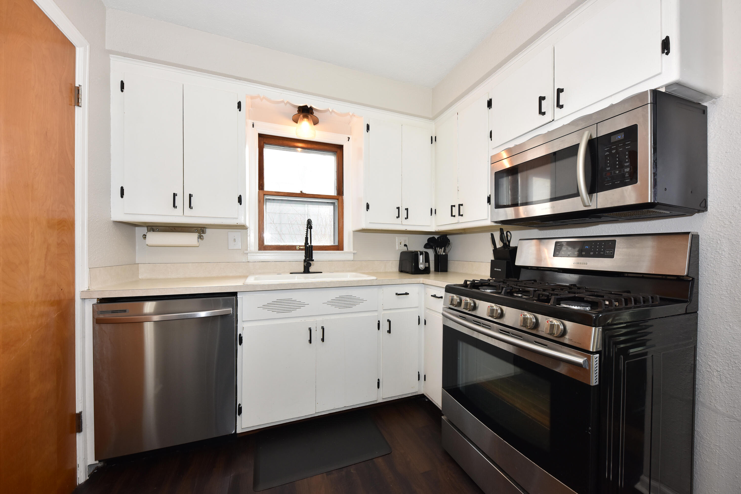 3341 North 88th Street Milwaukee, WI 53222 - Photo 6 of 37 Plenty of cabinetry