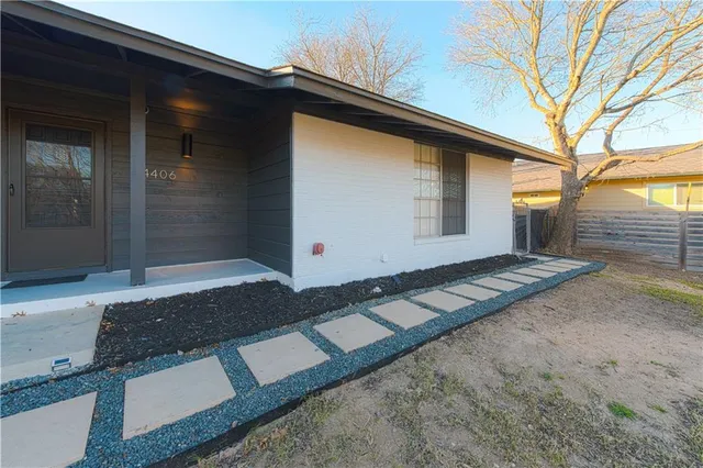 $2,500 | 4406 Scottsdale Road, Austin, TX 78721