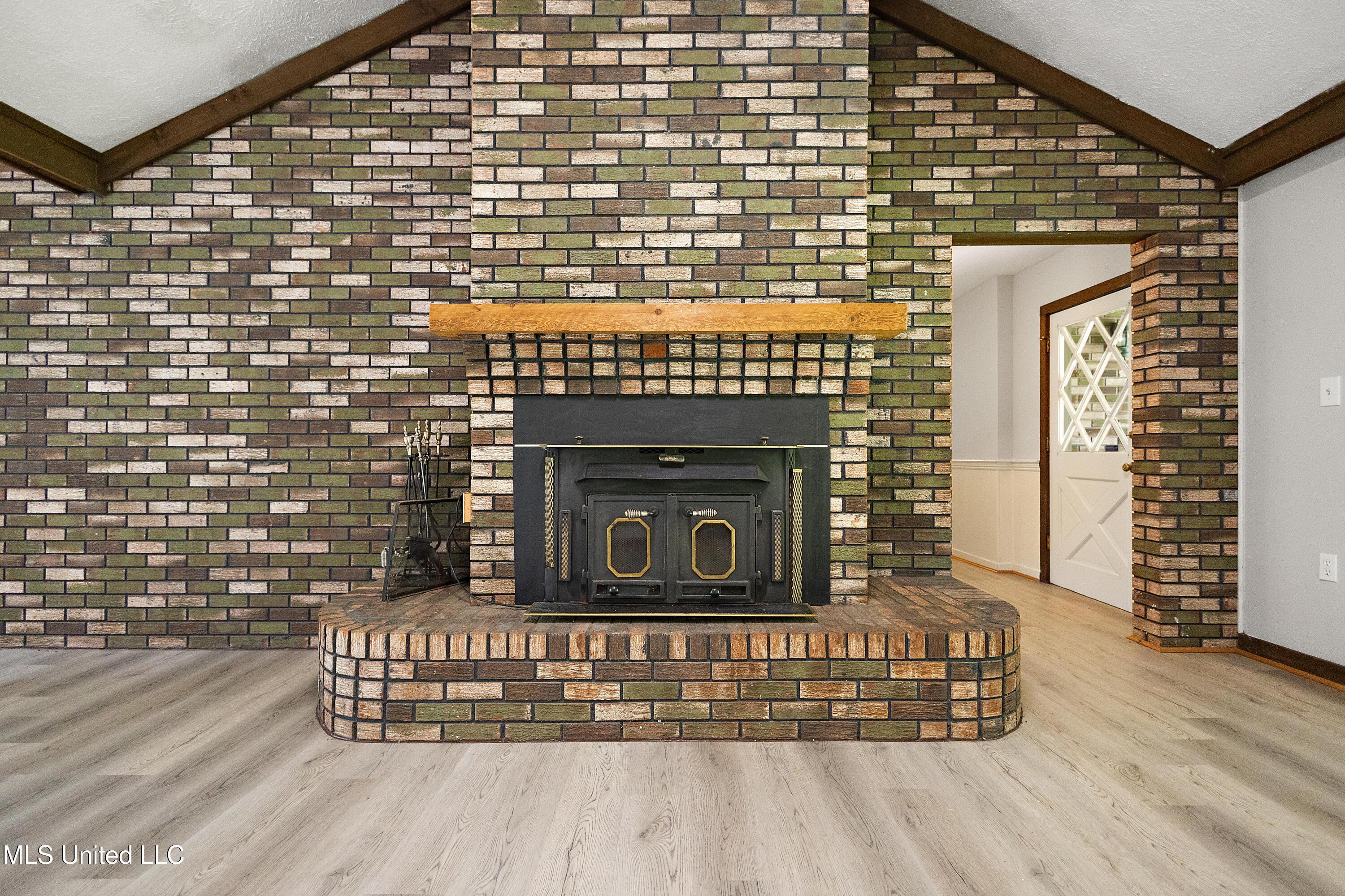 406 Springwood Circle Terry, MS 39170 - Photo 4 of 22 IMG_1680