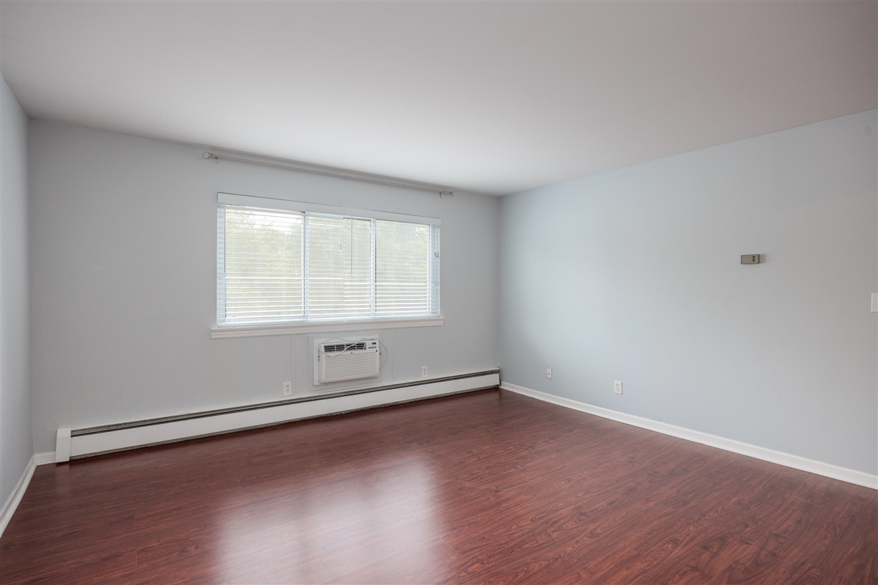 810 Plate Street, Unit : 206 / BLDG: 206 Rochester, MI 48307 - Photo 3 of 14