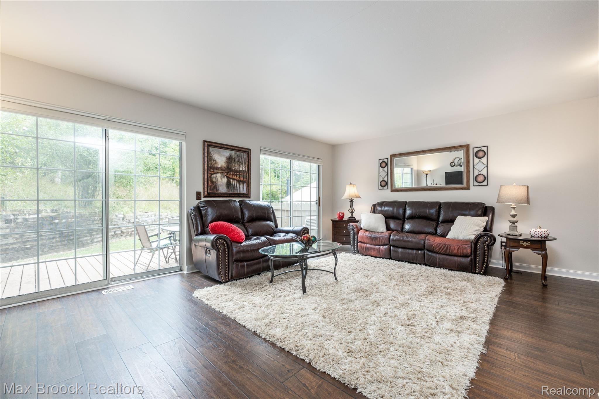 1390 Crescent Lane Rochester, MI 48306 - Photo 8 of 27 2E2A2533-Edit.jpg