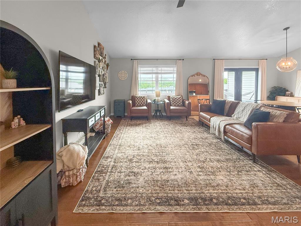 5687 Clear Creek Road Hannibal, MO 63401 - Photo 3 of 49
