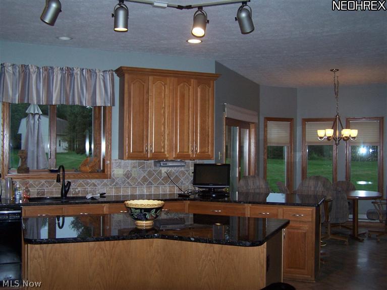 7942 Hartman Road Wadsworth, OH 44281 - Photo 7 of 19