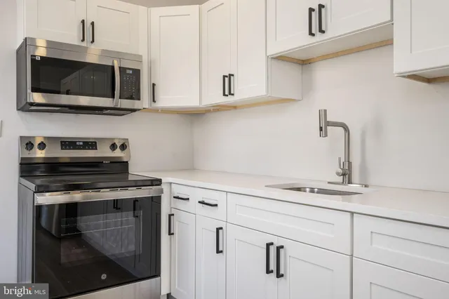 $209,900 | 935 Muhlenberg Street, Reading, PA 19602