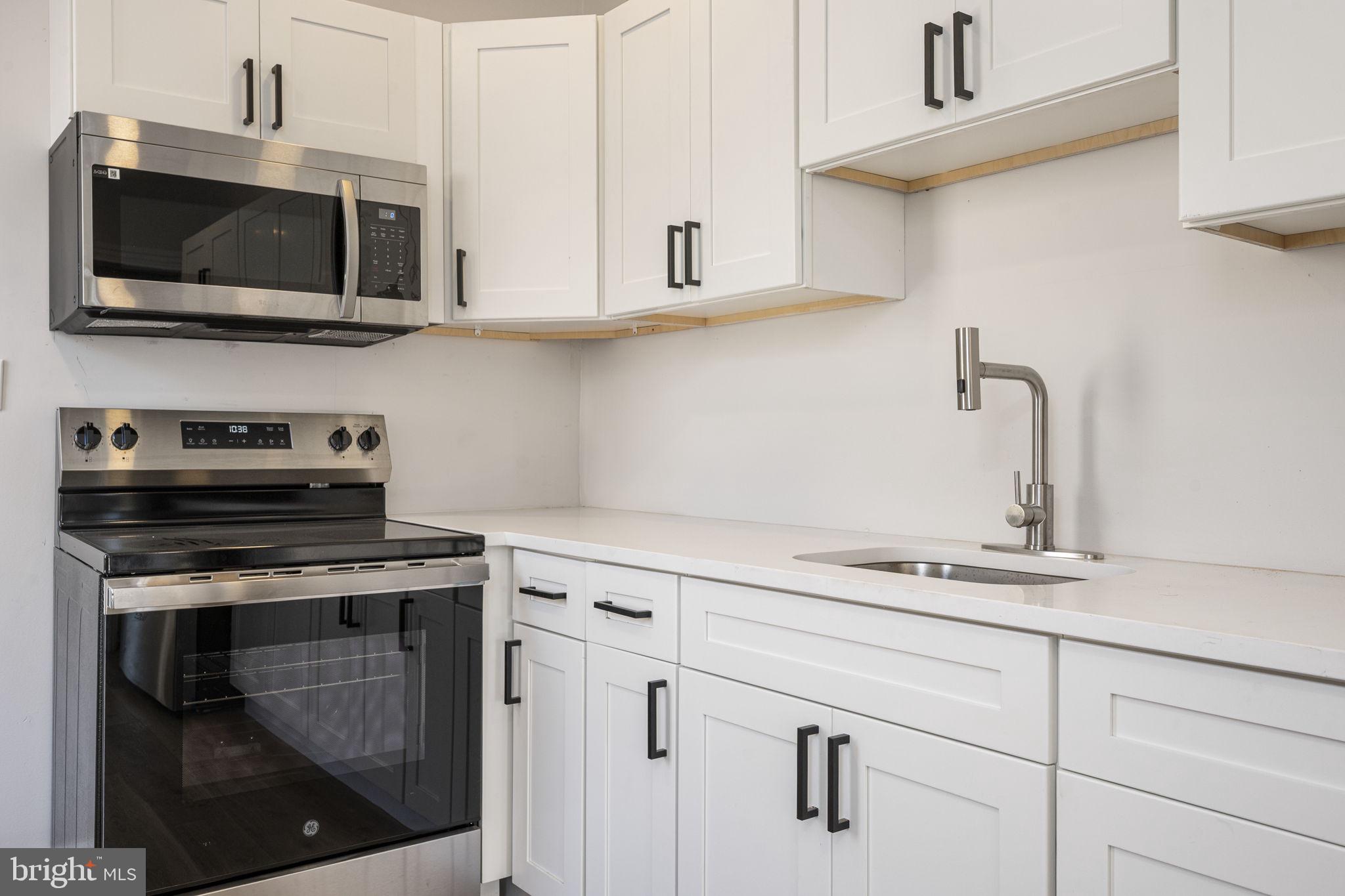 935 Muhlenberg Street Reading, PA 19602 - Photo 7 of 30