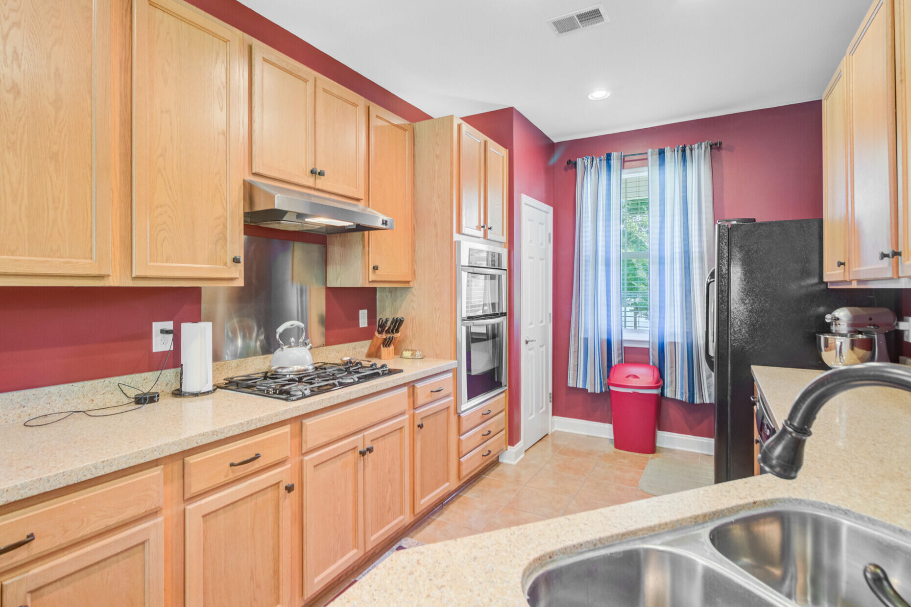 104 Study Street Ladson, SC 29456 - Photo 15 of 37 Upgraded Gas stove top