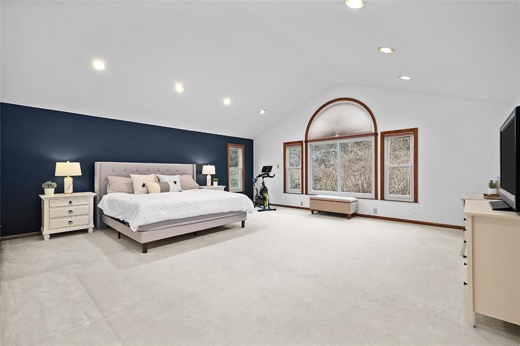 2844 Fernwald Road Pittsburgh, PA 15217 - Photo 15 of 25 Gallery Image 15