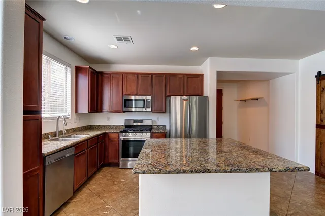 $1,950 | 1012 Via Canale Drive, Henderson, NV 89011