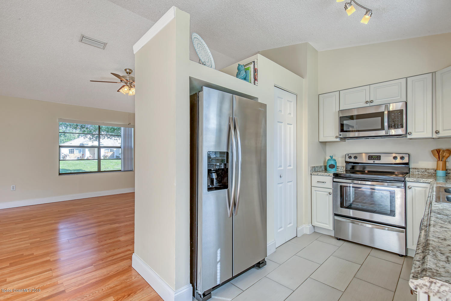 1250 Wing Road Southwest Palm Bay, FL 32908 - Photo 8 of 17 kitchen