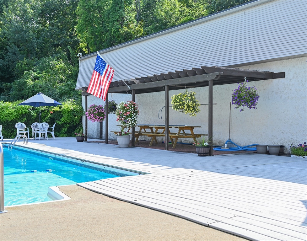 24 Maple Crest Circle, Unit F Holyoke, MA 01040 - Photo 40 of 41 Gallery Image 40