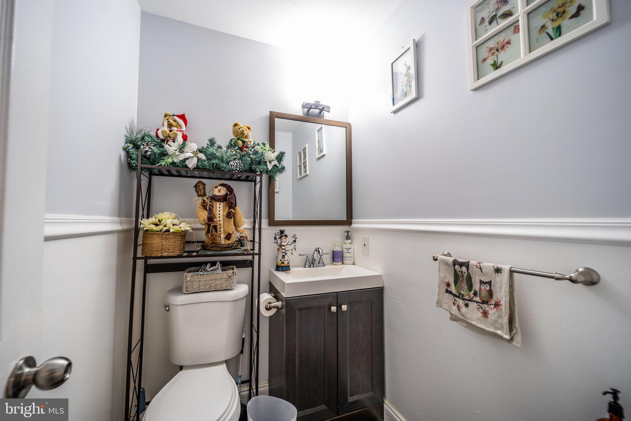 9 Mt Laurel Road Mount Laurel, NJ 08054 - Photo 25 of 48 Main Floor Half Bath