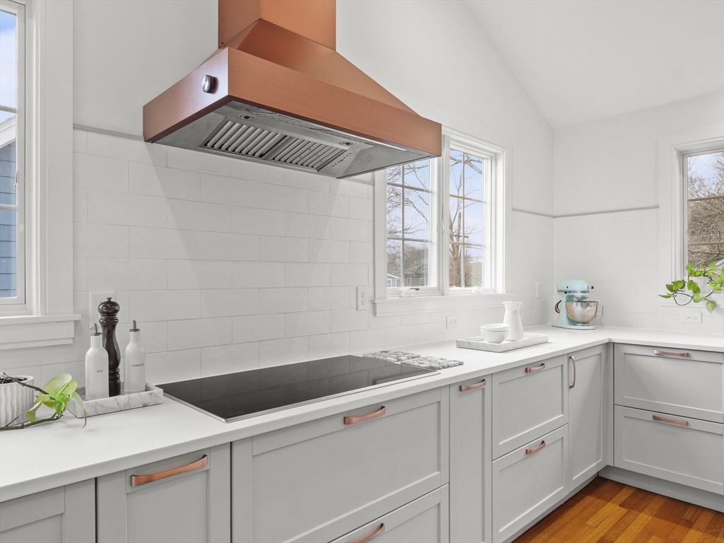20 Hillcrest Road Reading, MA 01867 - Photo 13 of 36 Gallery Image 13