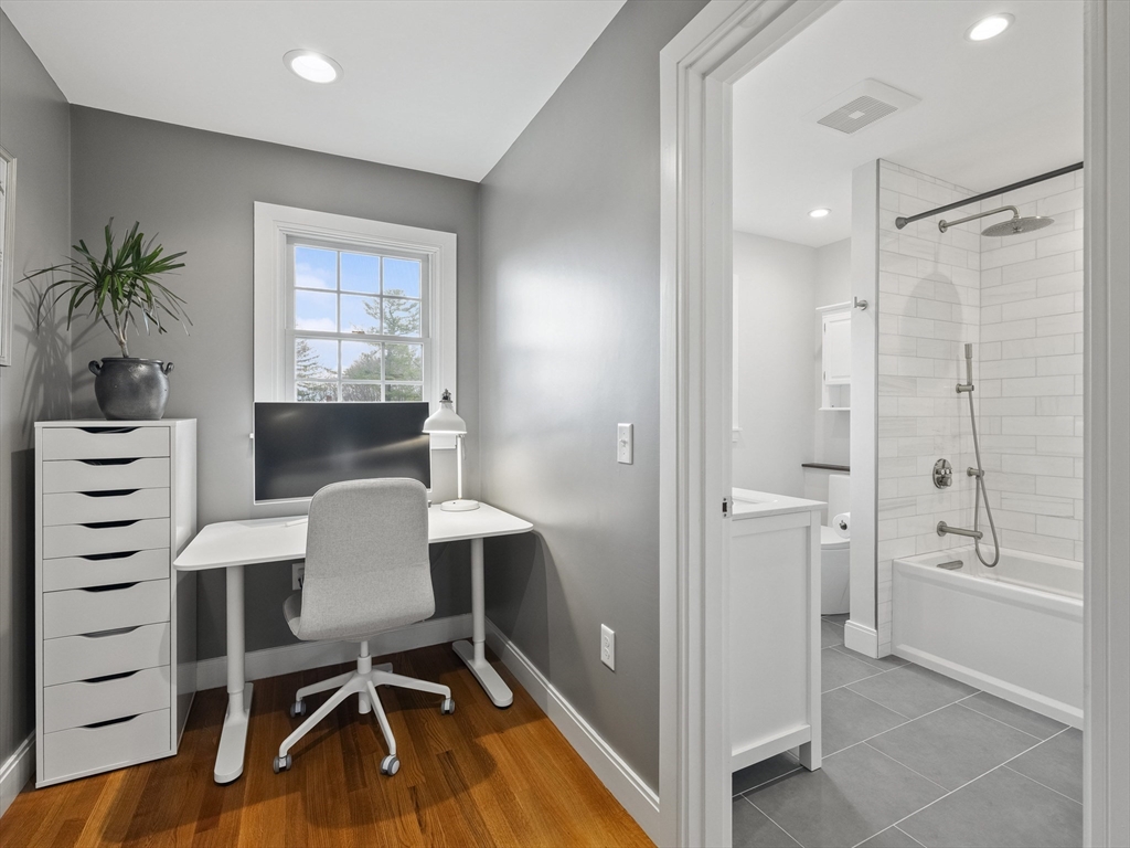 20 Hillcrest Road Reading, MA 01867 - Photo 25 of 36 Gallery Image 25