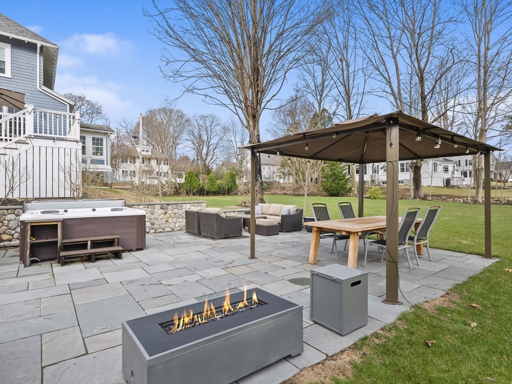 20 Hillcrest Road Reading, MA 01867 - Photo 9 of 36 Gallery Image 9