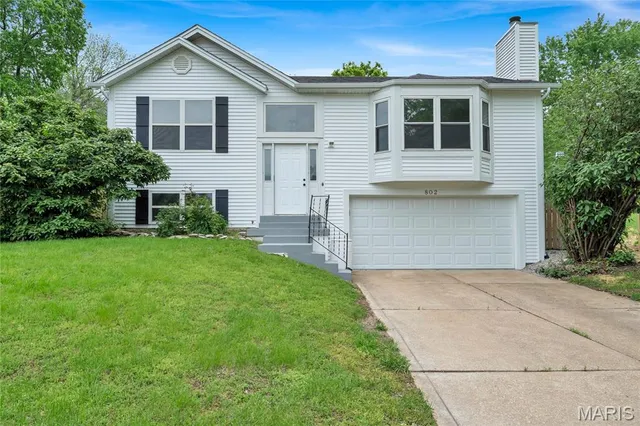$2,500 | 802 Notre Dame Drive, O'Fallon, MO 63366