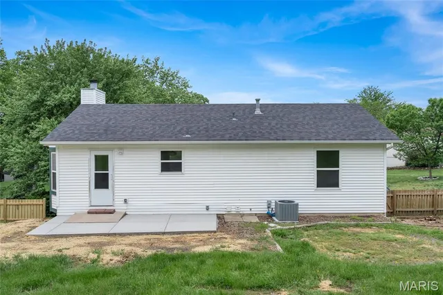 $2,500 | 802 Notre Dame Drive, O'Fallon, MO 63366