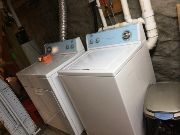 2 Burton Court Worcester, MA 01607 - Photo 24 of 25 a utility room with dryer and washer