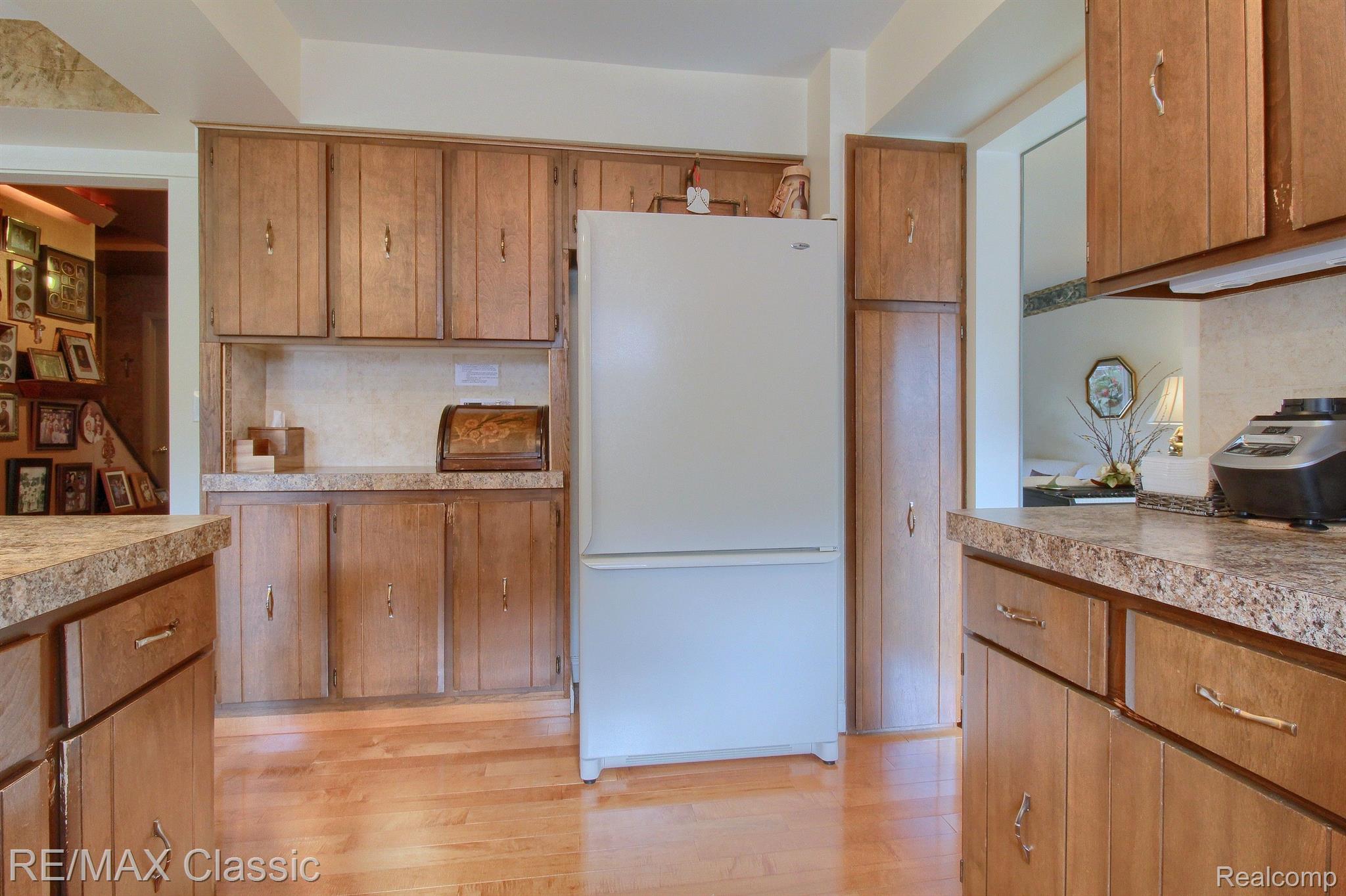 6079 Wedgewood Road Canton, MI 48187 - Photo 11 of 30 Gallery Image 11