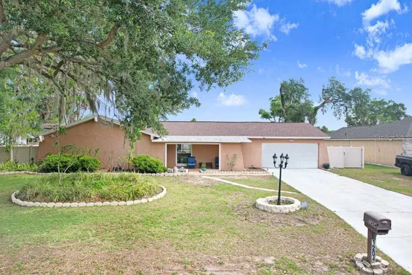 $395,000 | 1204 Lady Guinevere Drive, Valrico, FL 33594