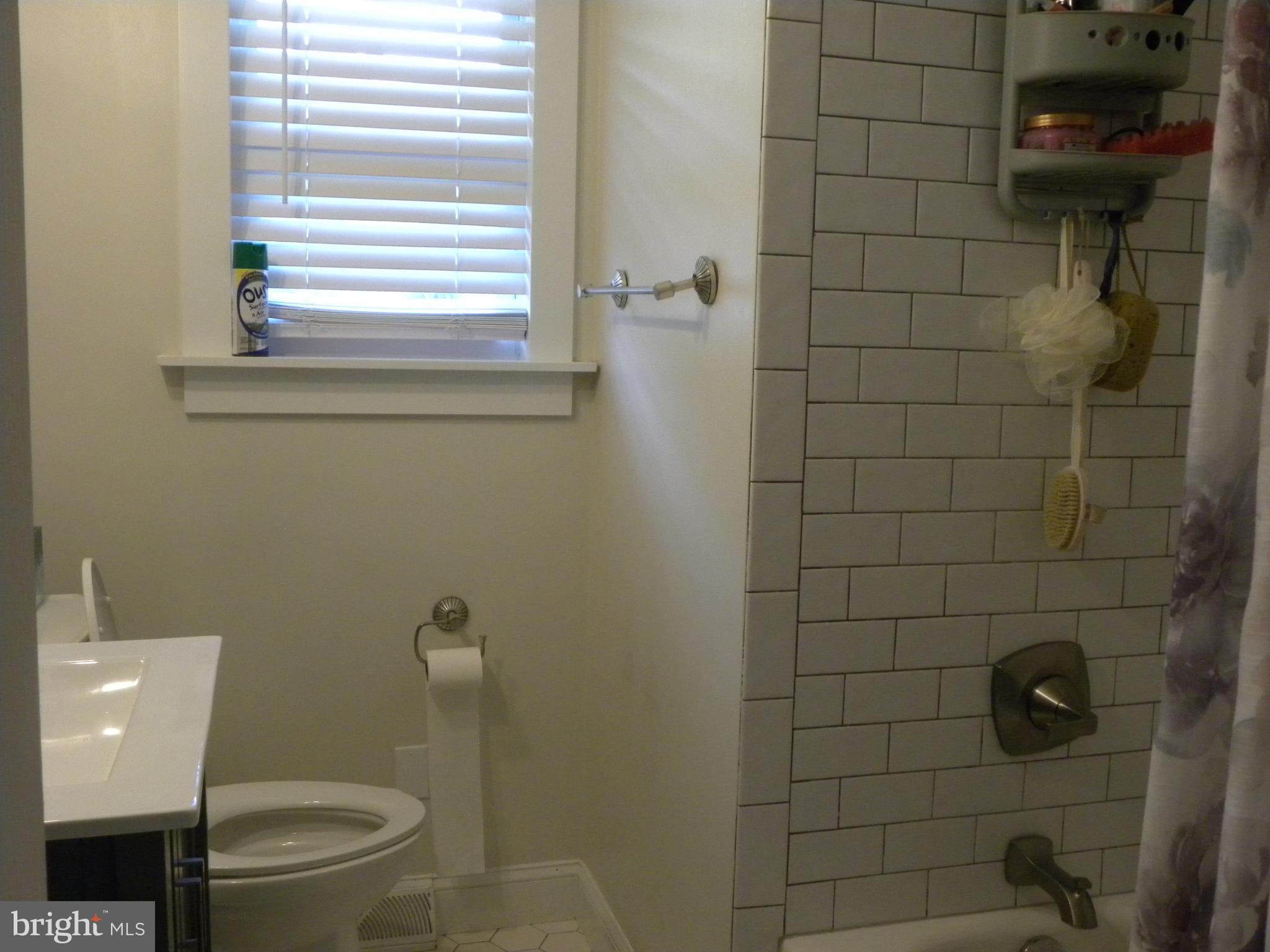 568 South Spring Road Vineland, NJ 08361 - Photo 5 of 11 hallway bath