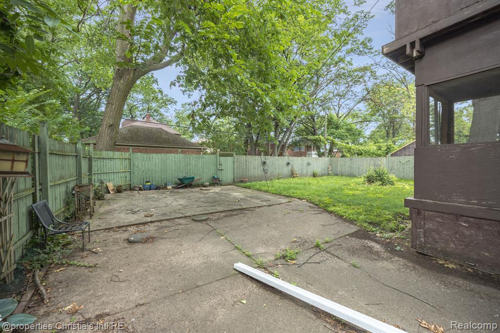 16581 Baylis Street Detroit, MI 48221 - Photo 27 of 34
