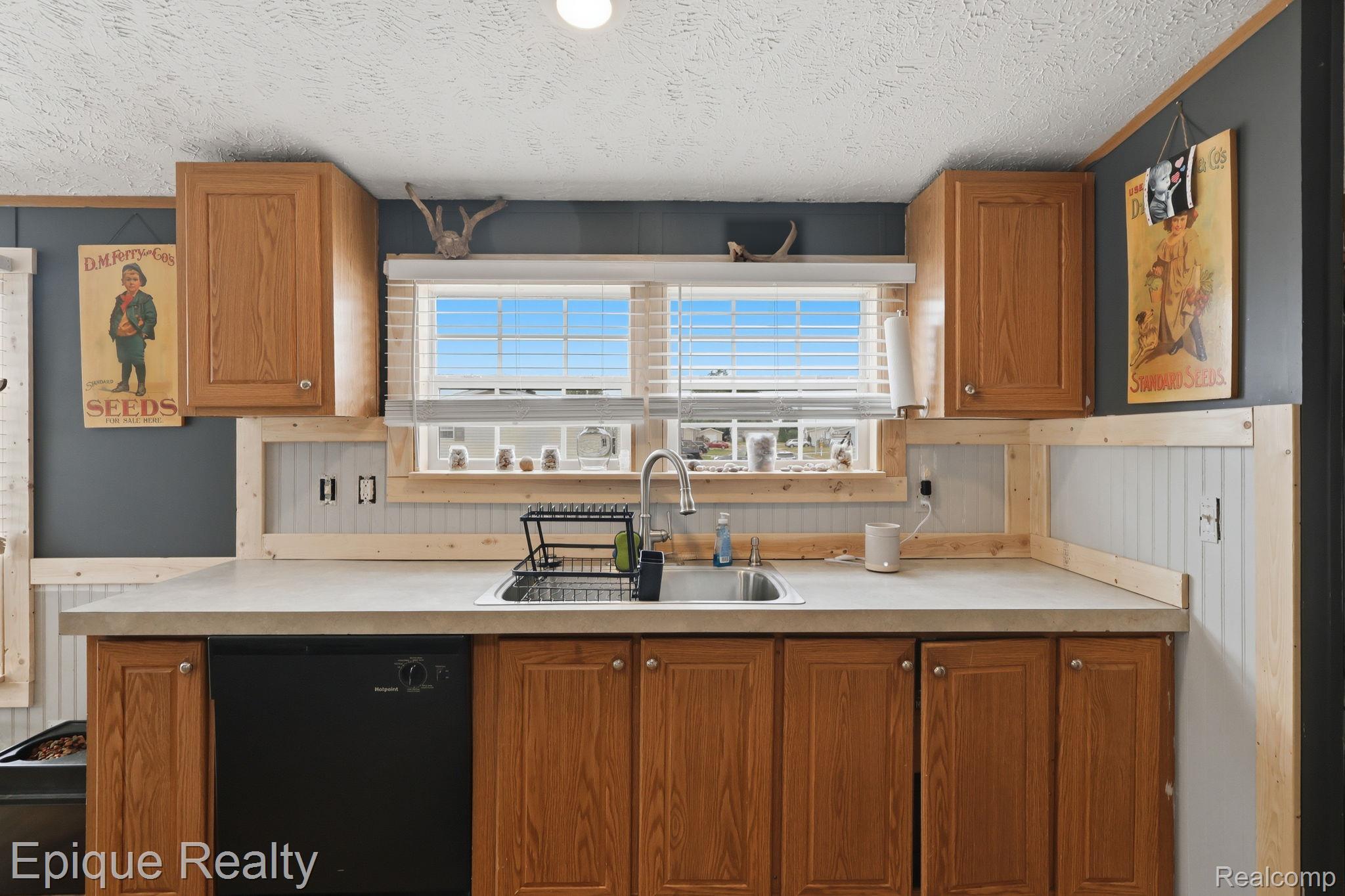 5247 Van Orden Road, Unit 604 Webberville, MI 48892 - Photo 12 of 25 12-web-or-mls-2Z6A2143_replaced_camera.jpg