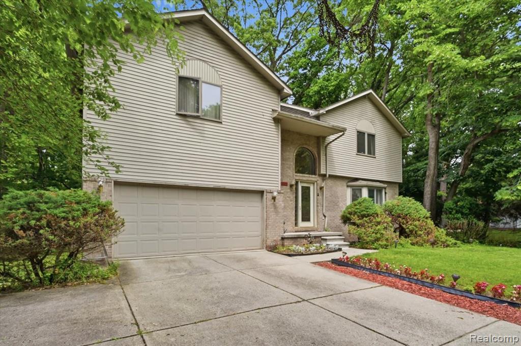 23605 Beech Road Southfield, MI 48033 - Photo 3 of 43