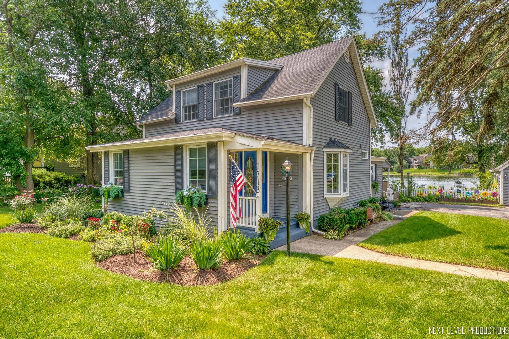 1713 Riverside Avenue St. Charles, IL 60174 - Photo 1 of 29