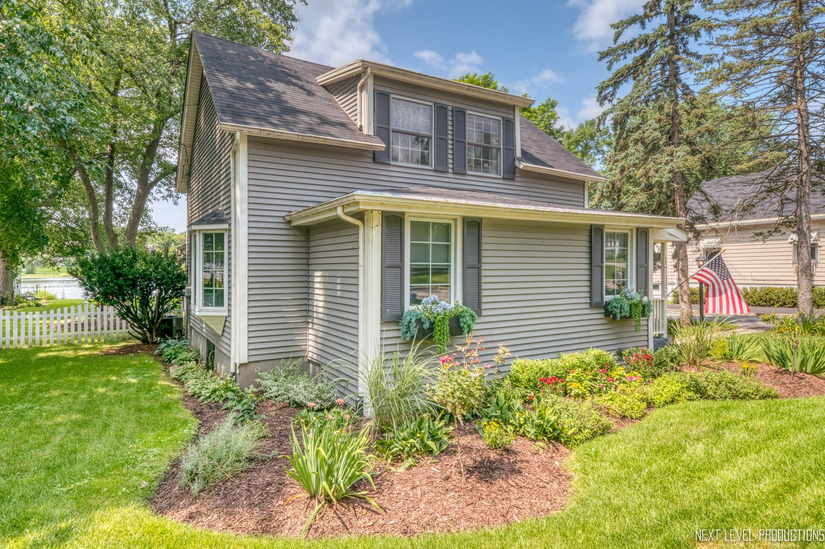 1713 Riverside Avenue St. Charles, IL 60174 - Photo 2 of 29