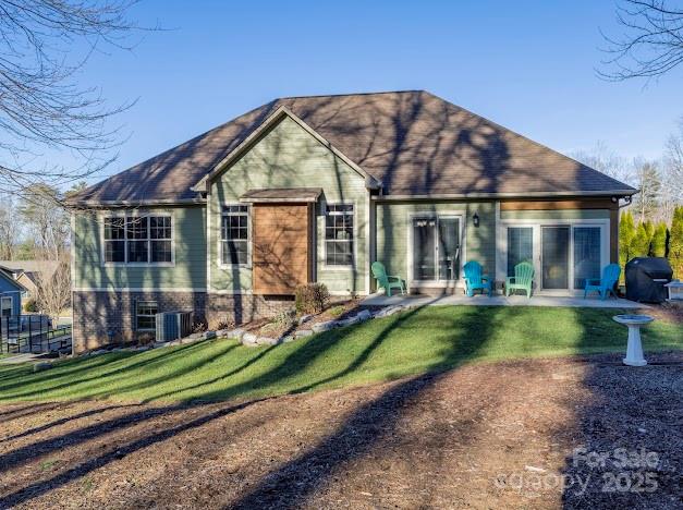 117 Maplewood Court Hudson, NC 28638 - Photo 3 of 48 a view of back yard of the house