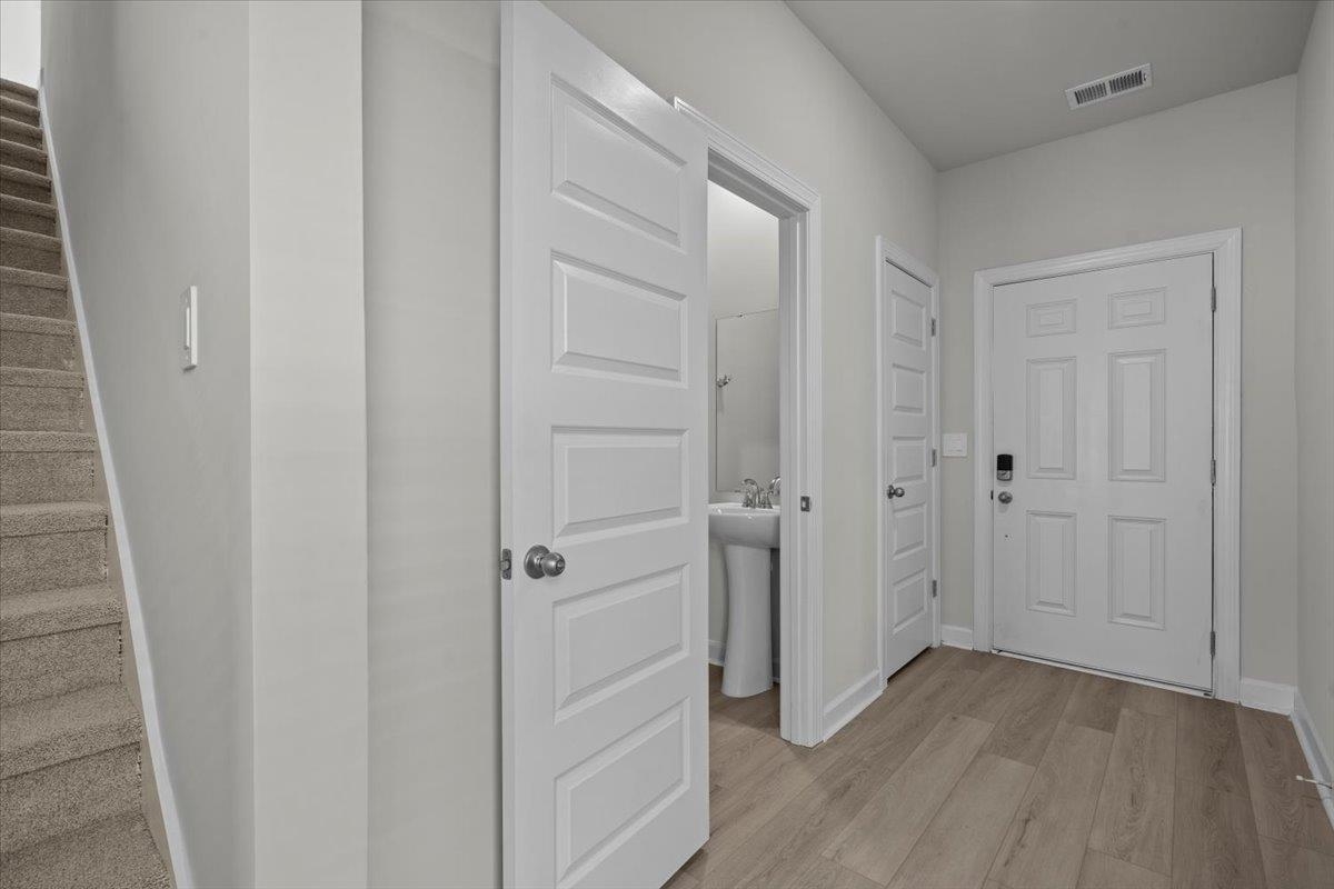 682 Cozy Blf Road Spartanburg, SC 29301 - Photo 2 of 29