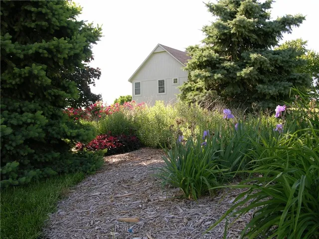 $1,125,000 | 23119 Pawnee Road, Bucyrus, KS 66013