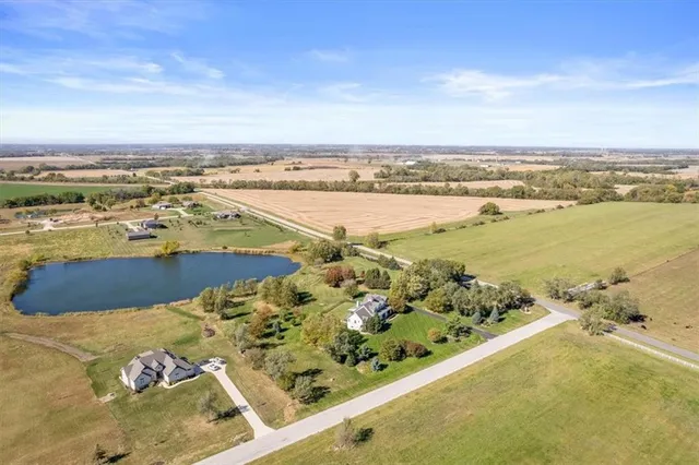 $1,125,000 | 23119 Pawnee Road, Bucyrus, KS 66013