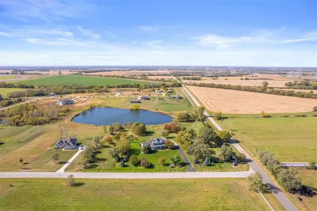 $1,125,000 | 23119 Pawnee Road, Bucyrus, KS 66013