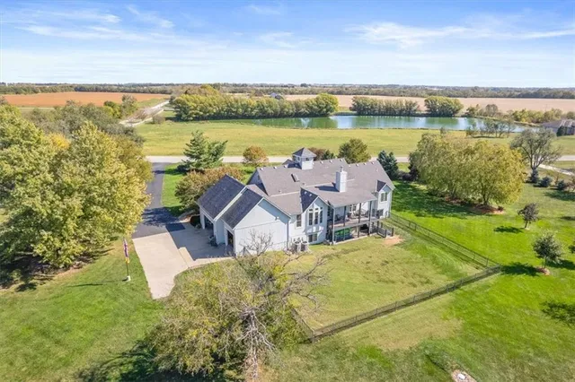 $1,125,000 | 23119 Pawnee Road, Bucyrus, KS 66013