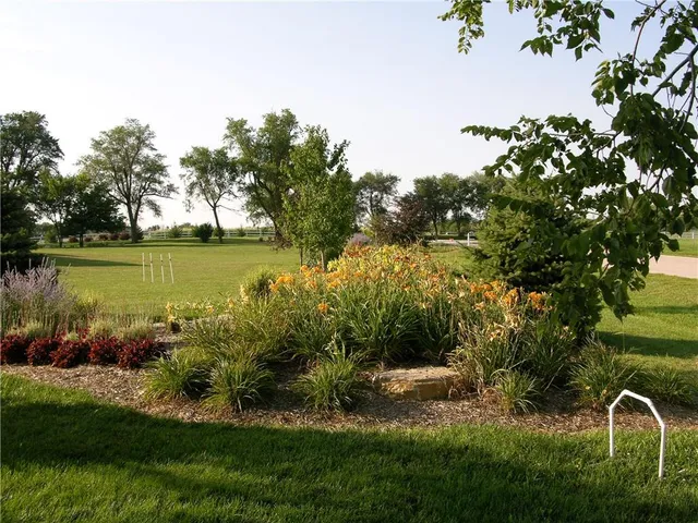 $1,125,000 | 23119 Pawnee Road, Bucyrus, KS 66013