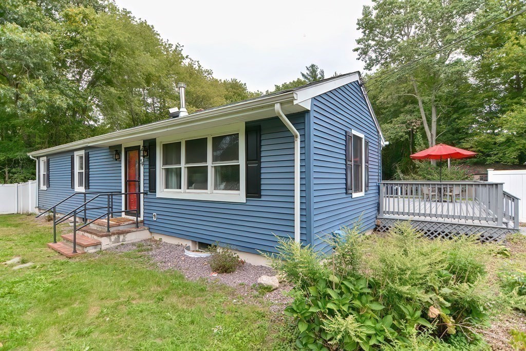 34 Middleboro Road Freetown, MA 02717 - Photo 4 of 35