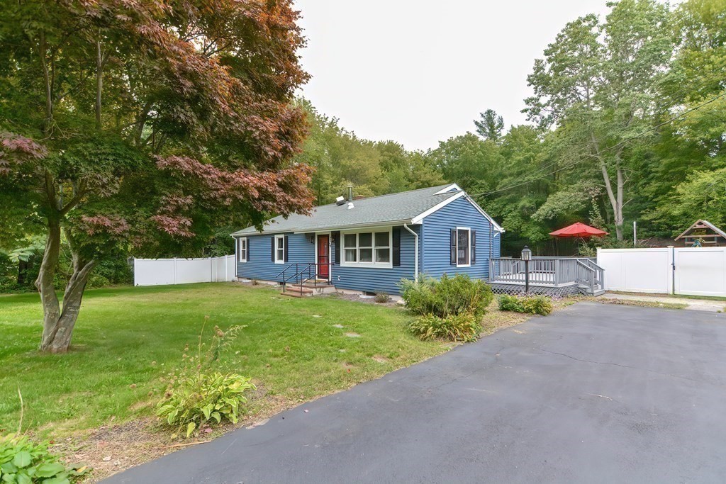 34 Middleboro Road Freetown, MA 02717 - Photo 5 of 35