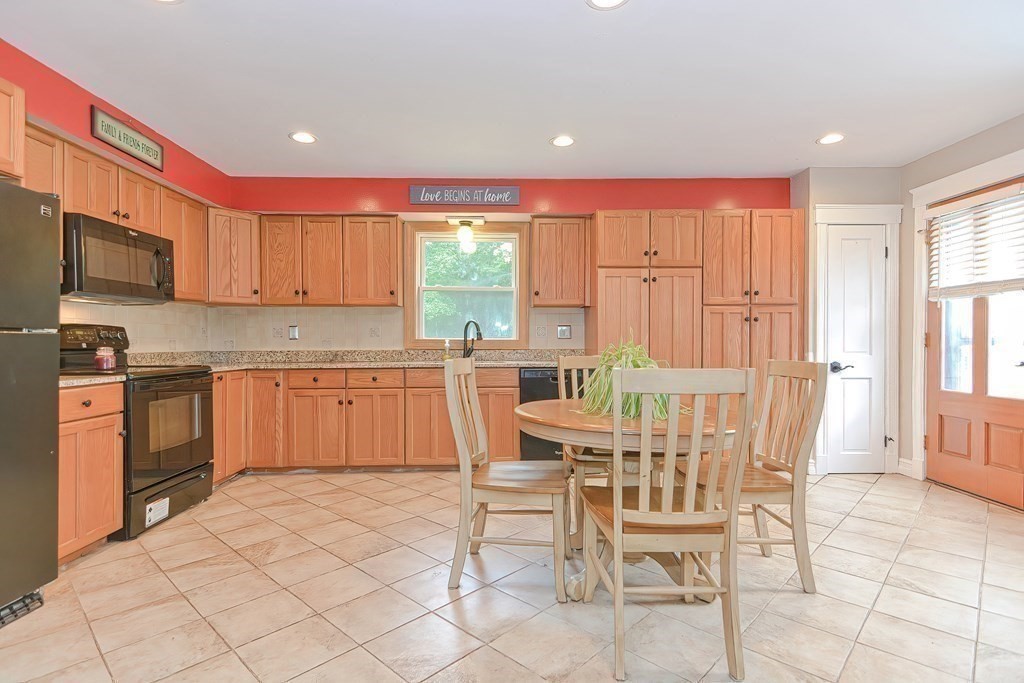 34 Middleboro Road Freetown, MA 02717 - Photo 7 of 35